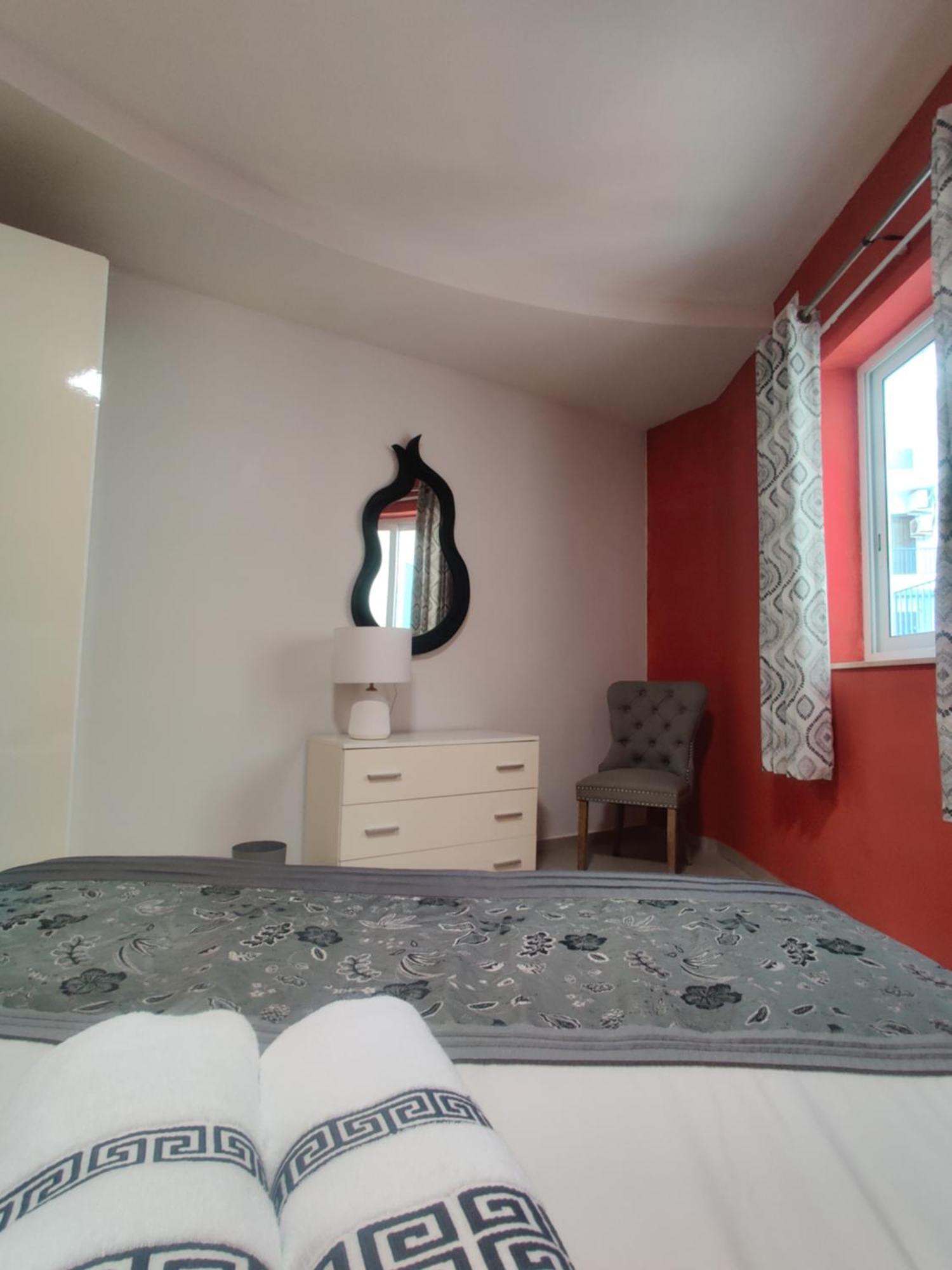 Depiro Point Deluxe - Modern, Designer Apartment 2 Minutes Away From Popular Sliema Seafront Extérieur photo