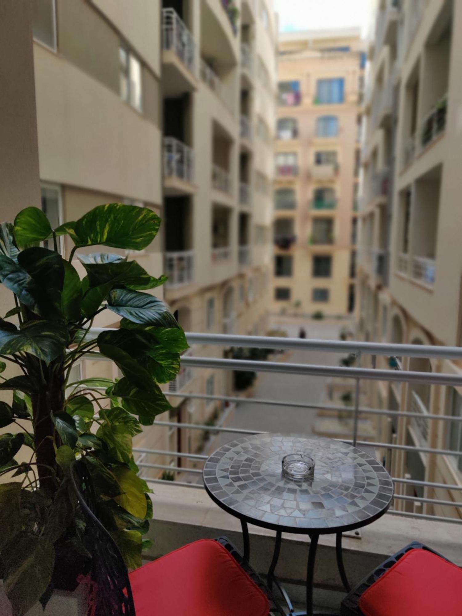 Depiro Point Deluxe - Modern, Designer Apartment 2 Minutes Away From Popular Sliema Seafront Extérieur photo